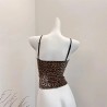 Leopard crop top: sexy and trendy, relive the Y2K era