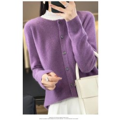 Merino wool sweater: softness and elegance