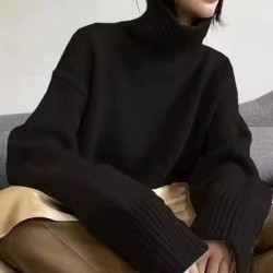 Cashmere Turtleneck: Timeless & Warm