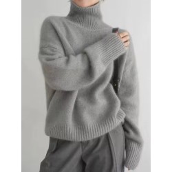 Collo Alto in Cashmere: Intramontabile e Caldo