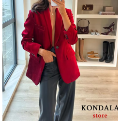 Blazer de Terciopelo Rojo: Chic y Confort Vintage