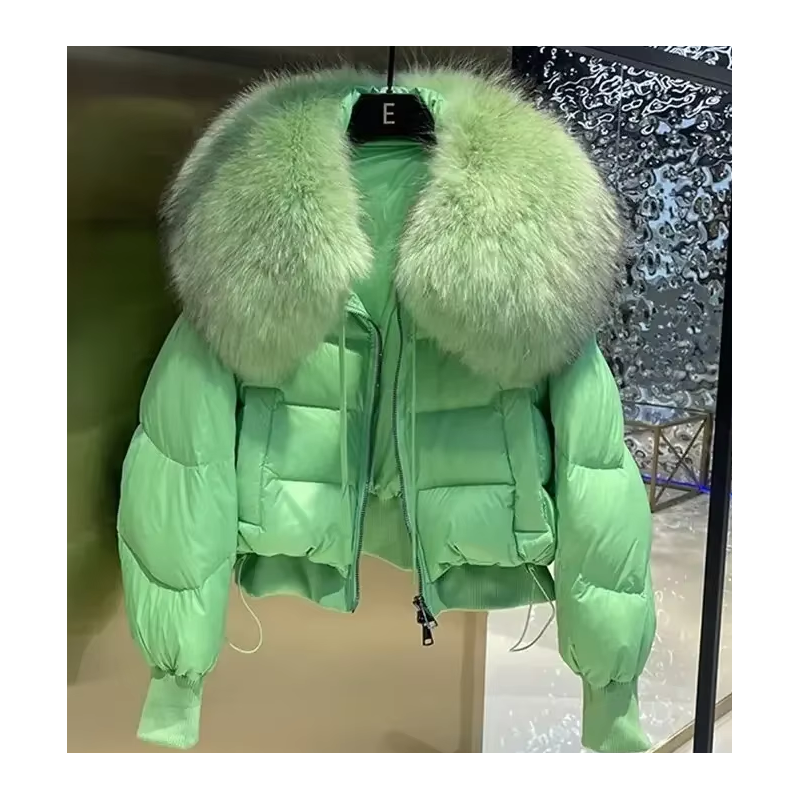 Parka de invierno, cálida y elegante.